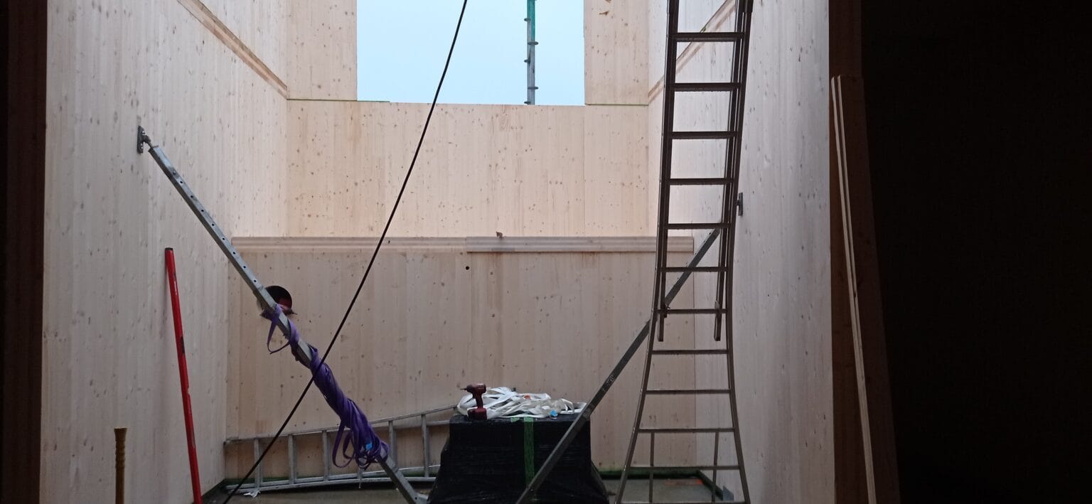 bureau_étude_ bois_timber_wood_engineering_ CLT_Cross laminated timber_GLT_Bois lamellé collé_ossature bois_lamibois_LVL_Glulam_stabilité_bureau d'étude structure_ingénieur bois_résille_treillis_panneau_circularité_bas carbone_poutre_colonne_école en structure bois_bureau en structure bois_crèche en bois_ batiment bois_RT2020_ European green deal_calcul d'assemblage bois_cadwork_étude d'exécution_calcul