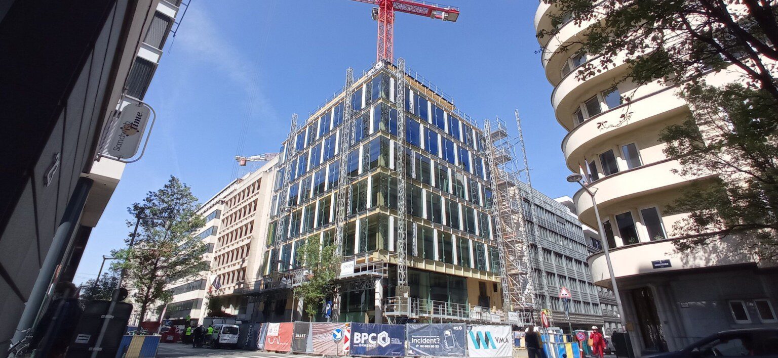 bureau_étude_ bois_timber_wood_engineering_ CLT_Cross laminated timber_GLT_Bois lamellé collé_ossature bois_lamibois_LVL_Glulam_stabilité_bureau d'étude structure_ingénieur bois_résille_treillis_panneau_circularité_bas carbone_poutre_colonne_école en structure bois_bureau en structure bois_crèche en bois_ batiment bois_RT2020_ European green deal_calcul d'assemblage bois_cadwork_étude d'exécution_calcul