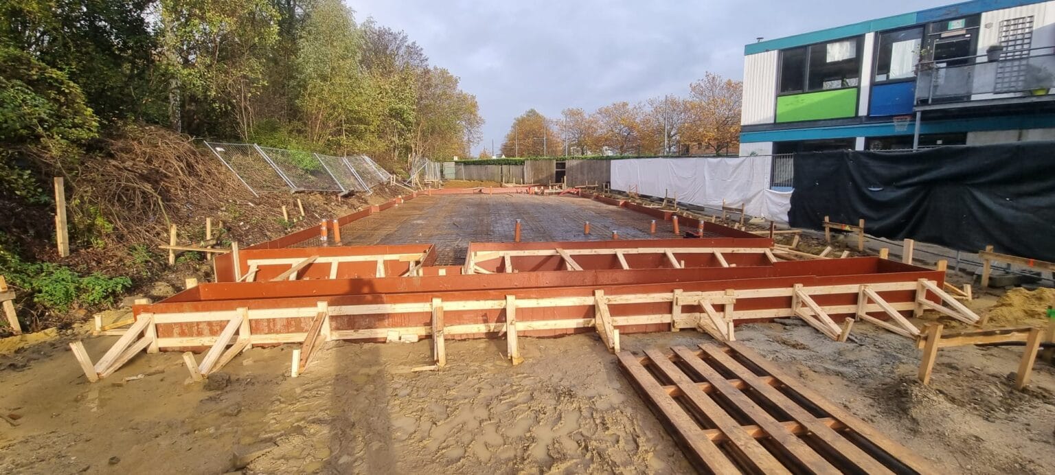 bureau_étude_ bois_timber_wood_engineering_ CLT_Cross laminated timber_GLT_Bois lamellé collé_ossature bois_lamibois_LVL_Glulam_stabilité_bureau d'étude structure_ingénieur bois_résille_treillis_panneau_circularité_bas carbone_poutre_colonne_école en structure bois_bureau en structure bois_crèche en bois_ batiment bois_RT2020_ European green deal_calcul d'assemblage bois_cadwork_étude d'exécution_calcul