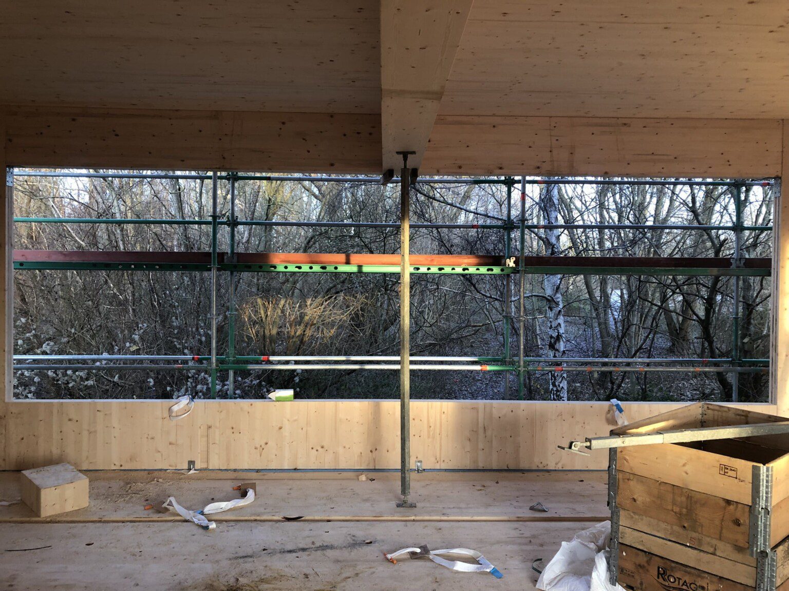 bureau_étude_ bois_timber_wood_engineering_ CLT_Cross laminated timber_GLT_Bois lamellé collé_ossature bois_lamibois_LVL_Glulam_stabilité_bureau d'étude structure_ingénieur bois_résille_treillis_panneau_circularité_bas carbone_poutre_colonne_école en structure bois_bureau en structure bois_crèche en bois_ batiment bois_RT2020_ European green deal_calcul d'assemblage bois_cadwork_étude d'exécution_calcul