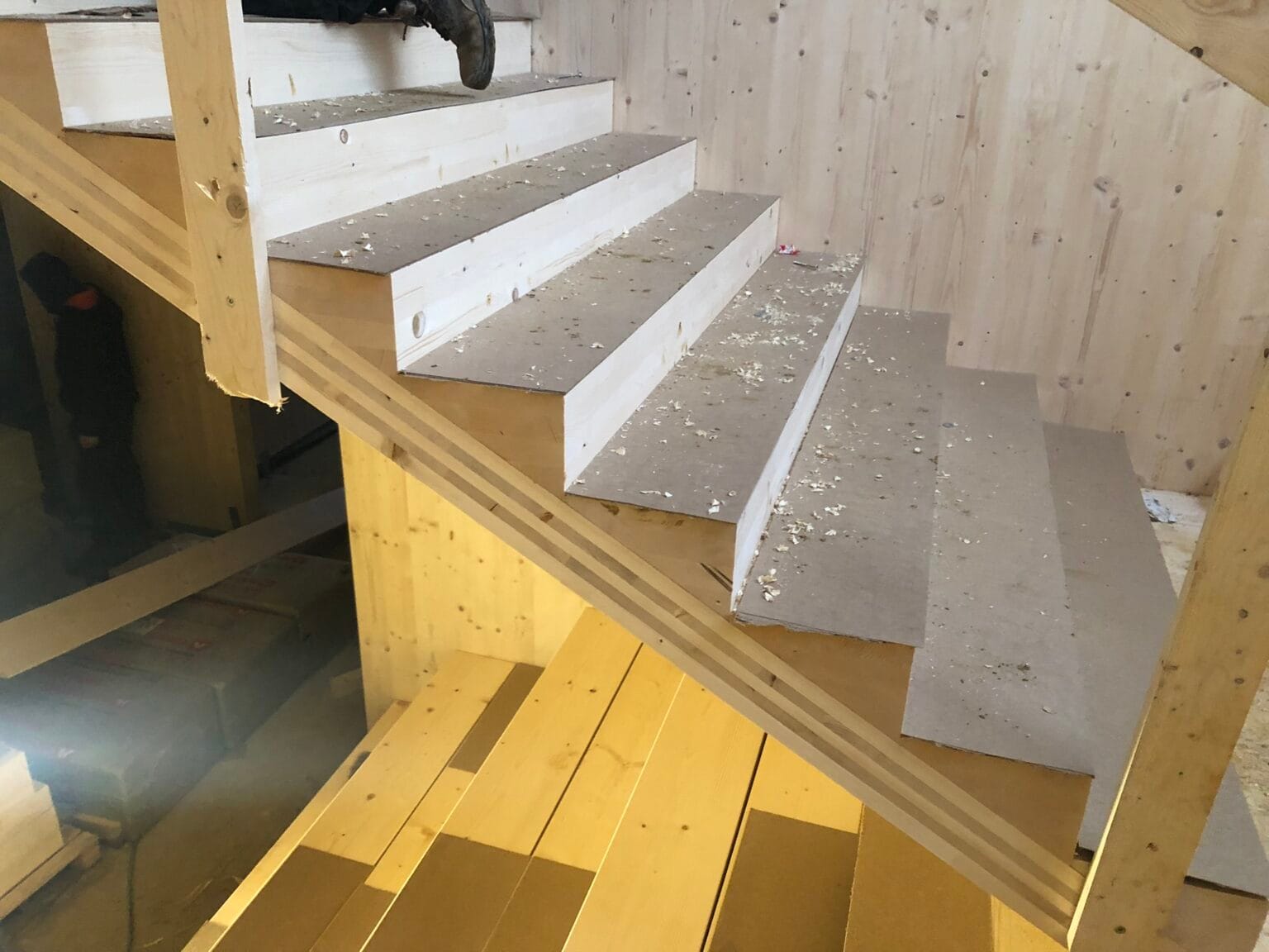 bureau_étude_ bois_timber_wood_engineering_ CLT_Cross laminated timber_GLT_Bois lamellé collé_ossature bois_lamibois_LVL_Glulam_stabilité_bureau d'étude structure_ingénieur bois_résille_treillis_panneau_circularité_bas carbone_poutre_colonne_école en structure bois_bureau en structure bois_crèche en bois_ batiment bois_RT2020_ European green deal_calcul d'assemblage bois_cadwork_étude d'exécution_calcul