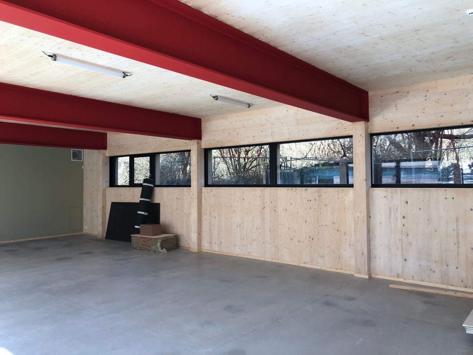 bureau_étude_ bois_timber_wood_engineering_ CLT_Cross laminated timber_GLT_Bois lamellé collé_ossature bois_lamibois_LVL_Glulam_stabilité_bureau d'étude structure_ingénieur bois_résille_treillis_panneau_circularité_bas carbone_poutre_colonne_école en structure bois_bureau en structure bois_crèche en bois_ batiment bois_RT2020_ European green deal_calcul d'assemblage bois_cadwork_étude d'exécution_calcul