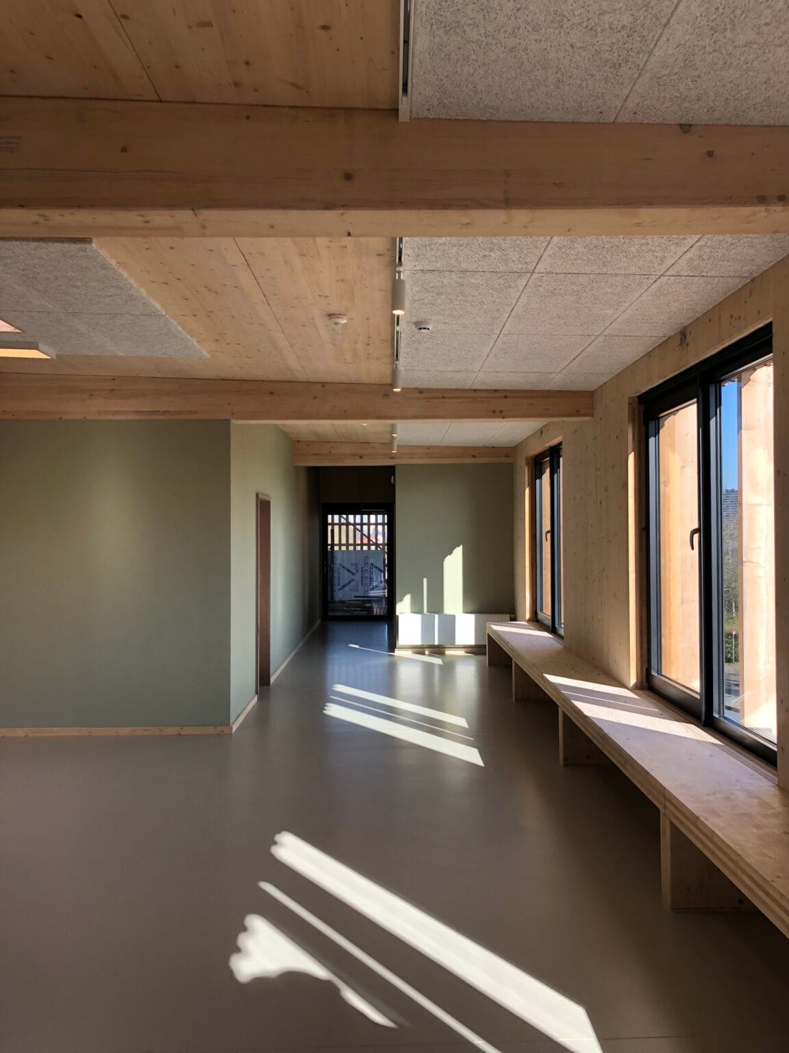 bureau_étude_ bois_timber_wood_engineering_ CLT_Cross laminated timber_GLT_Bois lamellé collé_ossature bois_lamibois_LVL_Glulam_stabilité_bureau d'étude structure_ingénieur bois_résille_treillis_panneau_circularité_bas carbone_poutre_colonne_école en structure bois_bureau en structure bois_crèche en bois_ batiment bois_RT2020_ European green deal_calcul d'assemblage bois_cadwork_étude d'exécution_calcul