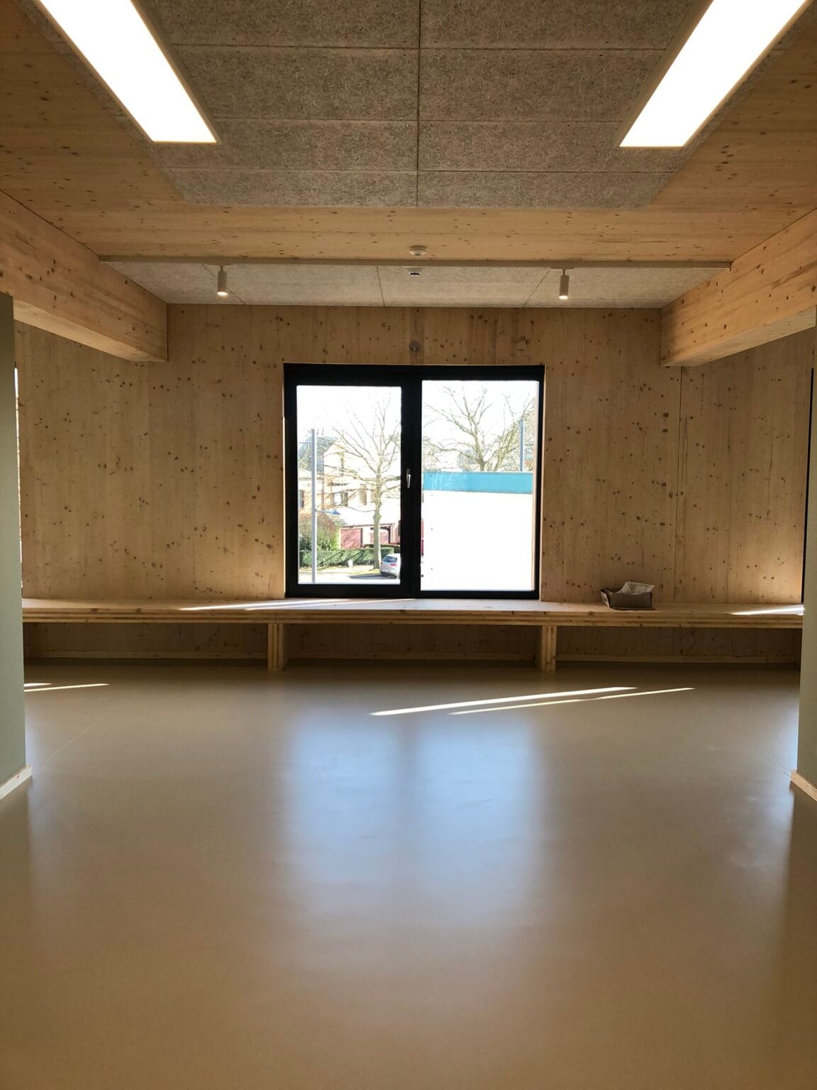 bureau_étude_ bois_timber_wood_engineering_ CLT_Cross laminated timber_GLT_Bois lamellé collé_ossature bois_lamibois_LVL_Glulam_stabilité_bureau d'étude structure_ingénieur bois_résille_treillis_panneau_circularité_bas carbone_poutre_colonne_école en structure bois_bureau en structure bois_crèche en bois_ batiment bois_RT2020_ European green deal_calcul d'assemblage bois_cadwork_étude d'exécution_calcul