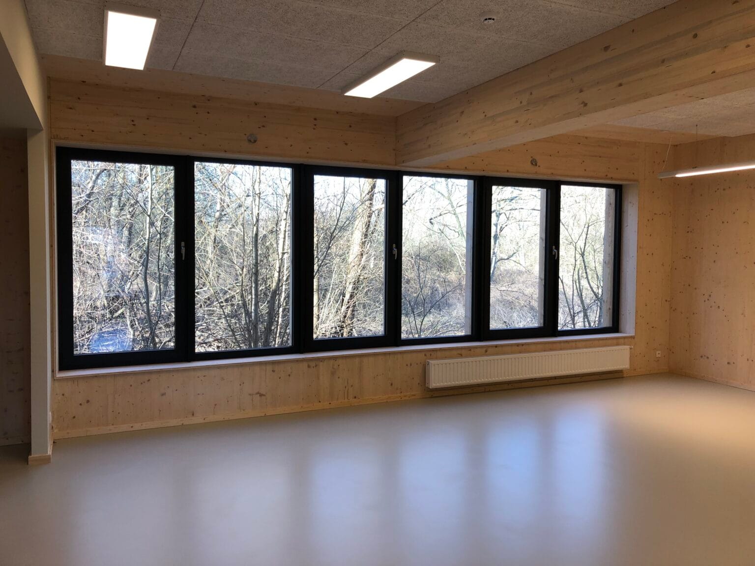 bureau_étude_ bois_timber_wood_engineering_ CLT_Cross laminated timber_GLT_Bois lamellé collé_ossature bois_lamibois_LVL_Glulam_stabilité_bureau d'étude structure_ingénieur bois_résille_treillis_panneau_circularité_bas carbone_poutre_colonne_école en structure bois_bureau en structure bois_crèche en bois_ batiment bois_RT2020_ European green deal_calcul d'assemblage bois_cadwork_étude d'exécution_calcul