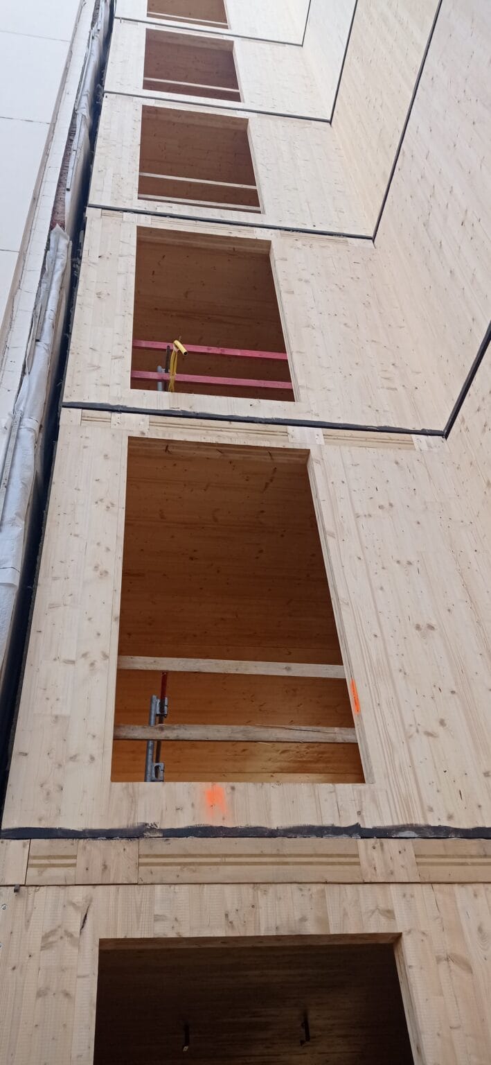 bureau_étude_ bois_timber_wood_engineering_ CLT_Cross laminated timber_GLT_Bois lamellé collé_ossature bois_lamibois_LVL_Glulam_stabilité_bureau d'étude structure_ingénieur bois_résille_treillis_panneau_circularité_bas carbone_poutre_colonne_école en structure bois_bureau en structure bois_crèche en bois_ batiment bois_RT2020_ European green deal_calcul d'assemblage bois_cadwork_étude d'exécution_calcul