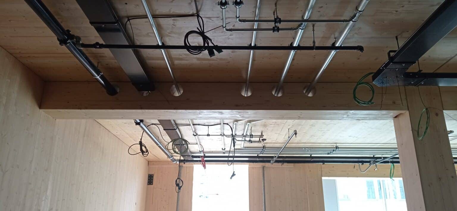 bureau_étude_ bois_timber_wood_engineering_ CLT_Cross laminated timber_GLT_Bois lamellé collé_ossature bois_lamibois_LVL_Glulam_stabilité_bureau d'étude structure_ingénieur bois_résille_treillis_panneau_circularité_bas carbone_poutre_colonne_école en structure bois_bureau en structure bois_crèche en bois_ batiment bois_RT2020_ European green deal_calcul d'assemblage bois_cadwork_étude d'exécution_calcul