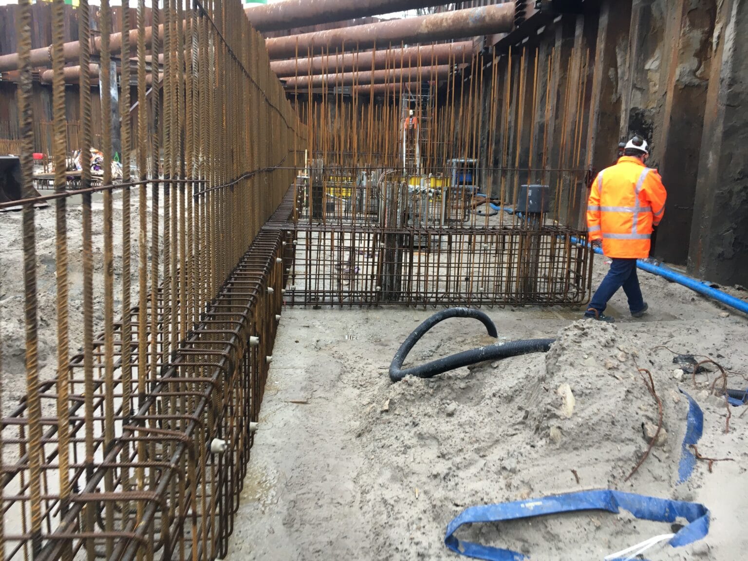 bureau_étude_ bois_timber_wood_engineering_ CLT_Cross laminated timber_GLT_Bois lamellé collé_ossature bois_lamibois_LVL_Glulam_stabilité_bureau d'étude structure_ingénieur bois_résille_treillis_panneau_circularité_bas carbone_poutre_colonne_école en structure bois_bureau en structure bois_crèche en bois_ batiment bois_RT2020_ European green deal_calcul d'assemblage bois_cadwork_étude d'exécution_calcul