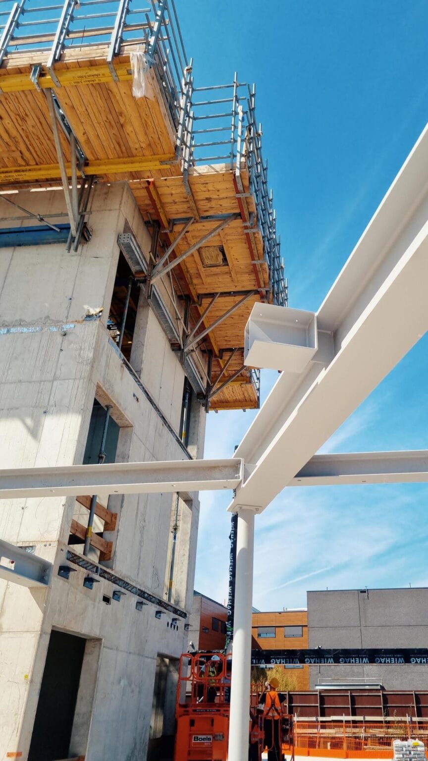 bureau_étude_ bois_timber_wood_engineering_ CLT_Cross laminated timber_GLT_Bois lamellé collé_ossature bois_lamibois_LVL_Glulam_stabilité_bureau d'étude structure_ingénieur bois_résille_treillis_panneau_circularité_bas carbone_poutre_colonne_école en structure bois_bureau en structure bois_crèche en bois_ batiment bois_RT2020_ European green deal_calcul d'assemblage bois_cadwork_étude d'exécution_calcul