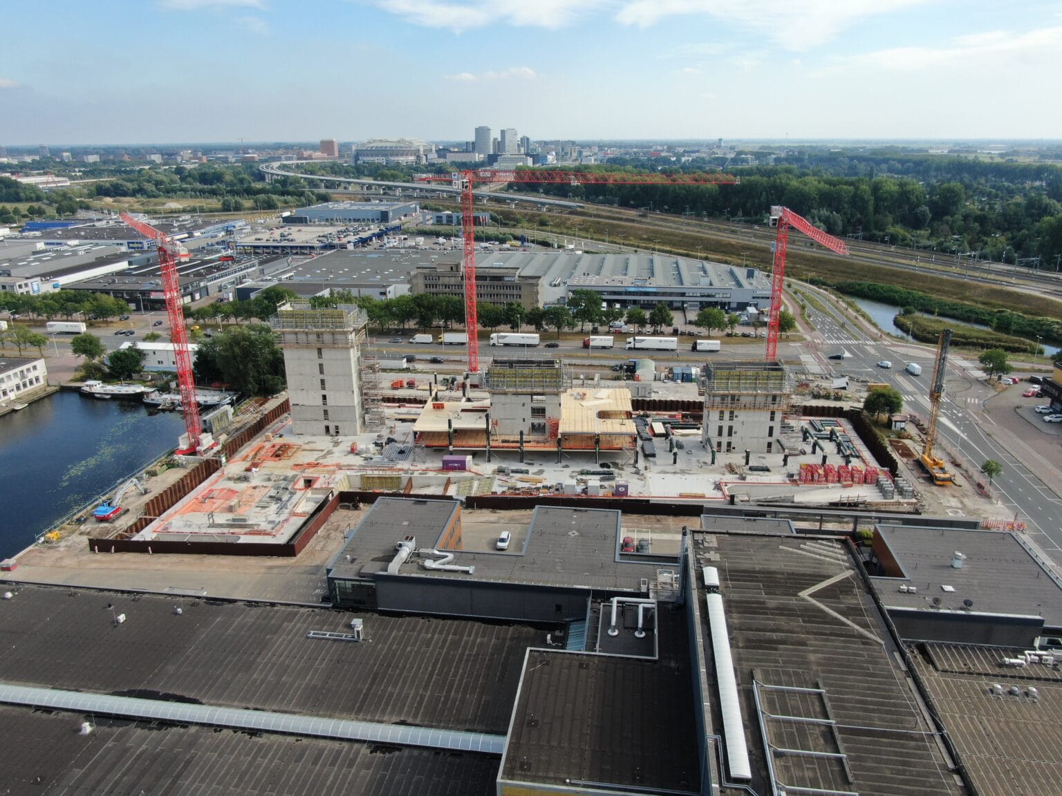 bureau_étude_ bois_timber_wood_engineering_ CLT_Cross laminated timber_GLT_Bois lamellé collé_ossature bois_lamibois_LVL_Glulam_stabilité_bureau d'étude structure_ingénieur bois_résille_treillis_panneau_circularité_bas carbone_poutre_colonne_école en structure bois_bureau en structure bois_crèche en bois_ batiment bois_RT2020_ European green deal_calcul d'assemblage bois_cadwork_étude d'exécution_calcul