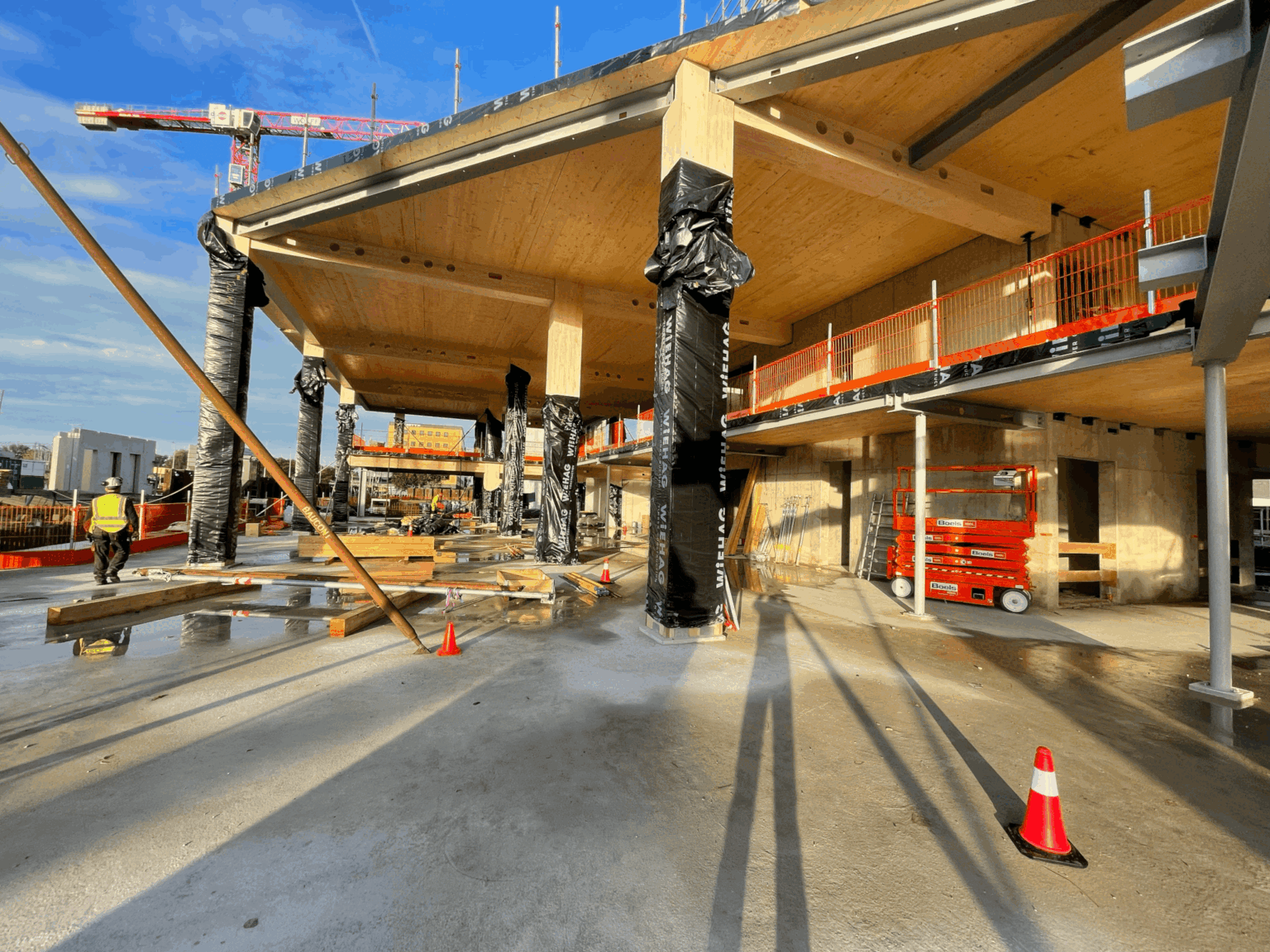 bureau_étude_ bois_timber_wood_engineering_ CLT_Cross laminated timber_GLT_Bois lamellé collé_ossature bois_lamibois_LVL_Glulam_stabilité_bureau d'étude structure_ingénieur bois_résille_treillis_panneau_circularité_bas carbone_poutre_colonne_école en structure bois_bureau en structure bois_crèche en bois_ batiment bois_RT2020_ European green deal_calcul d'assemblage bois_cadwork_étude d'exécution_calcul