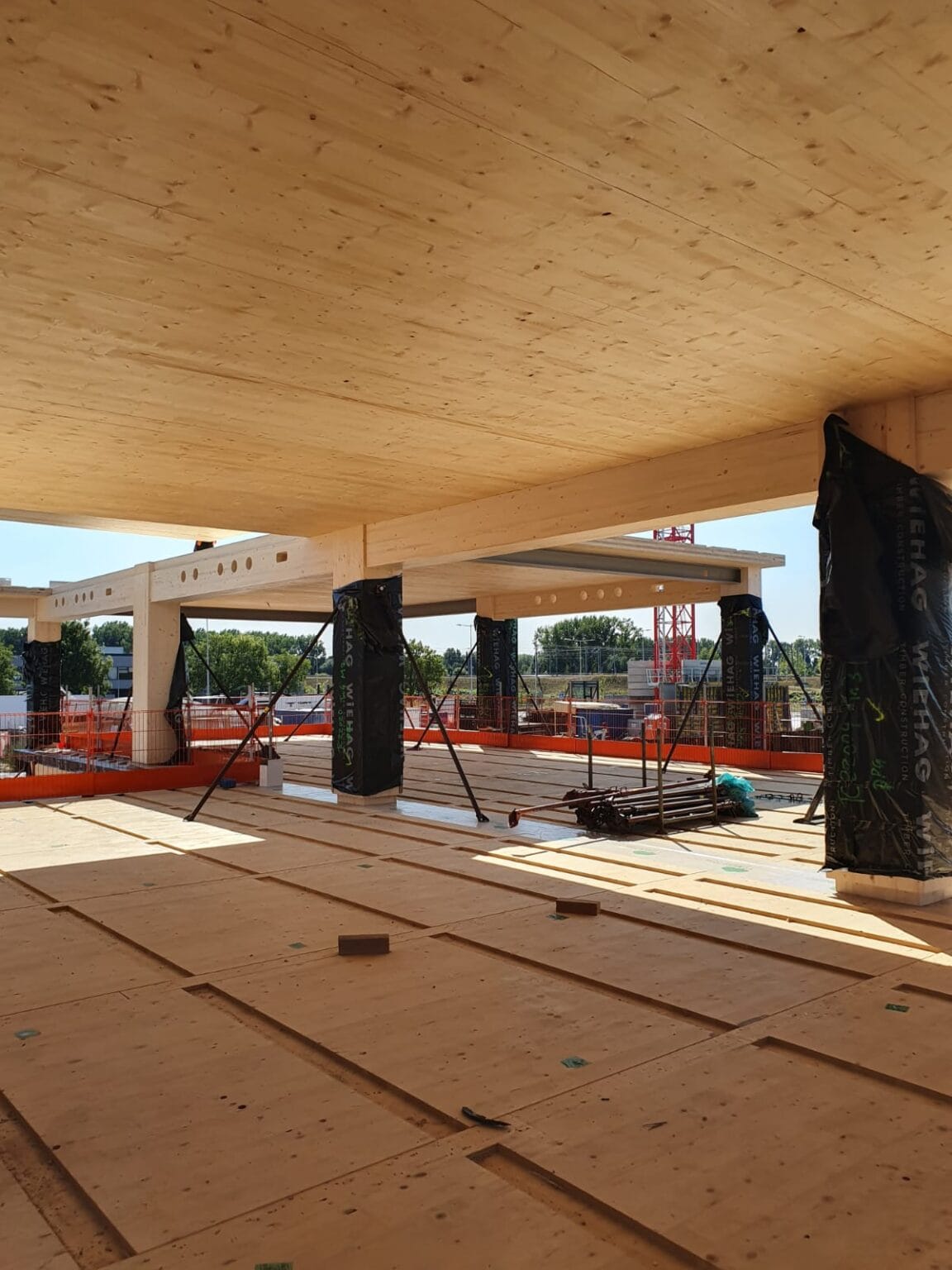 bureau_étude_ bois_timber_wood_engineering_ CLT_Cross laminated timber_GLT_Bois lamellé collé_ossature bois_lamibois_LVL_Glulam_stabilité_bureau d'étude structure_ingénieur bois_résille_treillis_panneau_circularité_bas carbone_poutre_colonne_école en structure bois_bureau en structure bois_crèche en bois_ batiment bois_RT2020_ European green deal_calcul d'assemblage bois_cadwork_étude d'exécution_calcul