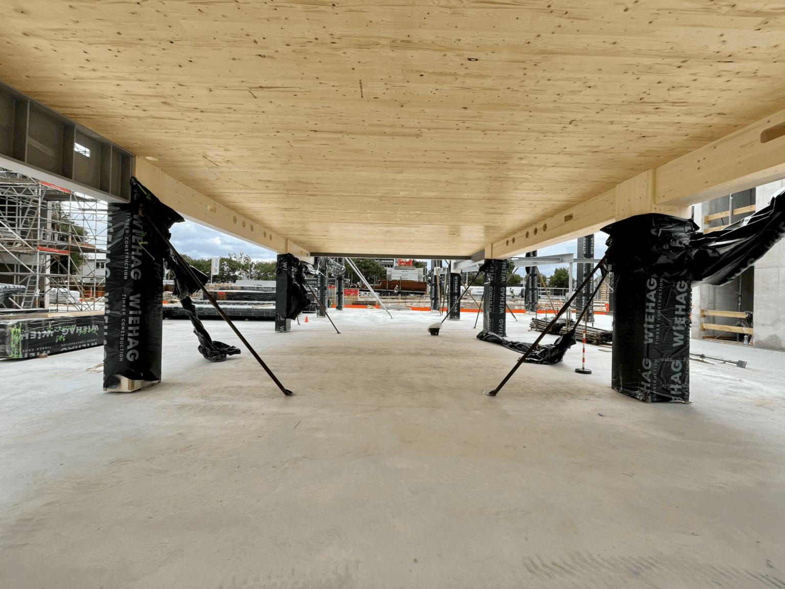 bureau_étude_ bois_timber_wood_engineering_ CLT_Cross laminated timber_GLT_Bois lamellé collé_ossature bois_lamibois_LVL_Glulam_stabilité_bureau d'étude structure_ingénieur bois_résille_treillis_panneau_circularité_bas carbone_poutre_colonne_école en structure bois_bureau en structure bois_crèche en bois_ batiment bois_RT2020_ European green deal_calcul d'assemblage bois_cadwork_étude d'exécution_calcul