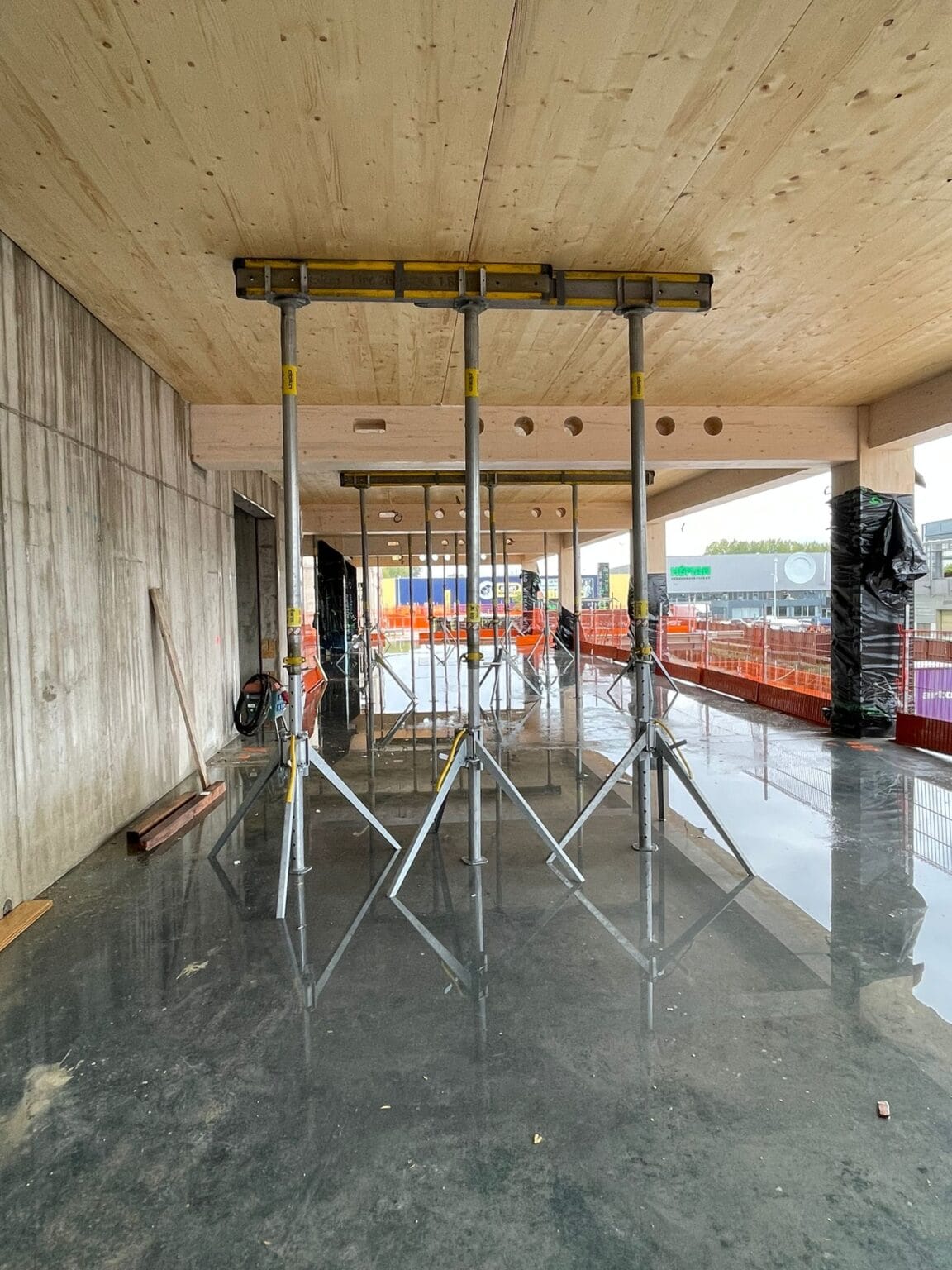 bureau_étude_ bois_timber_wood_engineering_ CLT_Cross laminated timber_GLT_Bois lamellé collé_ossature bois_lamibois_LVL_Glulam_stabilité_bureau d'étude structure_ingénieur bois_résille_treillis_panneau_circularité_bas carbone_poutre_colonne_école en structure bois_bureau en structure bois_crèche en bois_ batiment bois_RT2020_ European green deal_calcul d'assemblage bois_cadwork_étude d'exécution_calcul