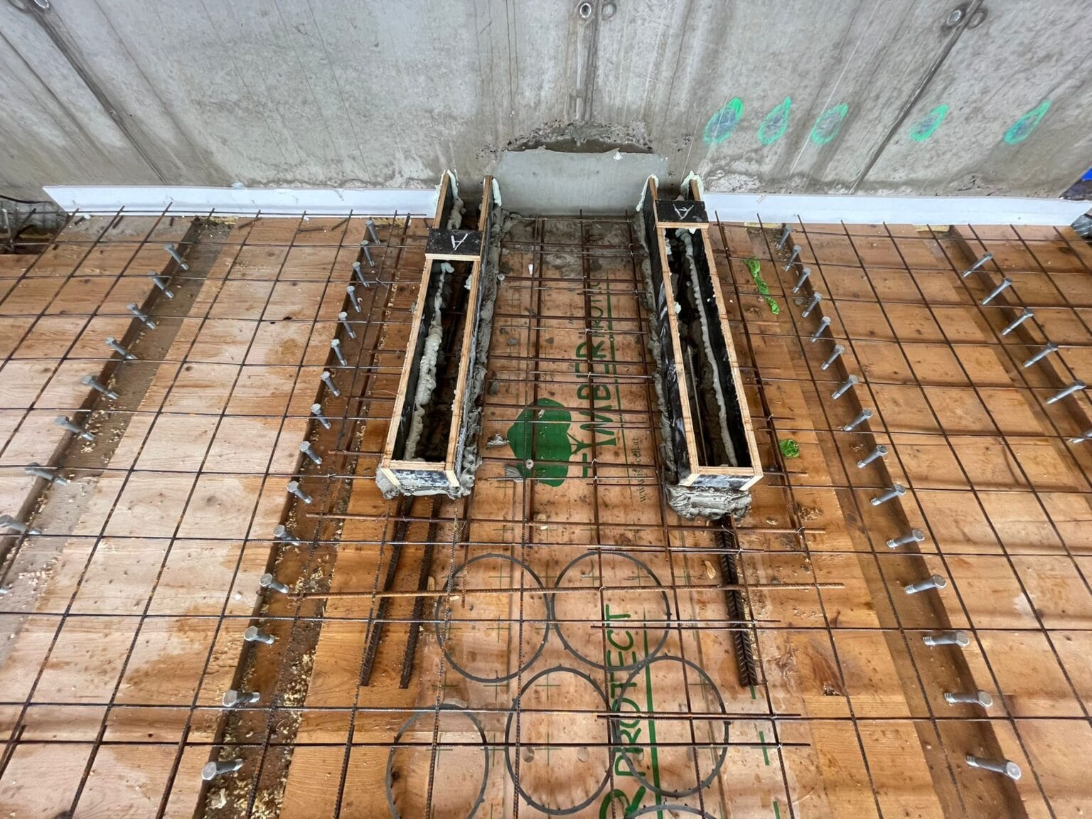 bureau_étude_ bois_timber_wood_engineering_ CLT_Cross laminated timber_GLT_Bois lamellé collé_ossature bois_lamibois_LVL_Glulam_stabilité_bureau d'étude structure_ingénieur bois_résille_treillis_panneau_circularité_bas carbone_poutre_colonne_école en structure bois_bureau en structure bois_crèche en bois_ batiment bois_RT2020_ European green deal_calcul d'assemblage bois_cadwork_étude d'exécution_calcul