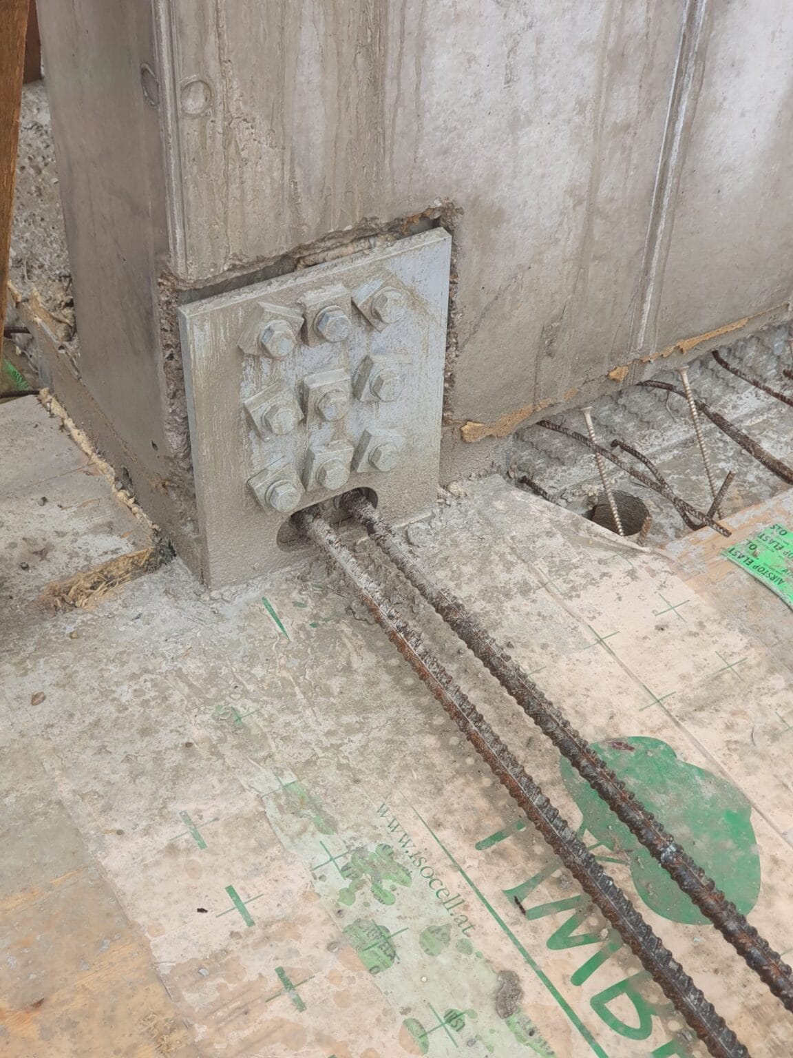 bureau_étude_ bois_timber_wood_engineering_ CLT_Cross laminated timber_GLT_Bois lamellé collé_ossature bois_lamibois_LVL_Glulam_stabilité_bureau d'étude structure_ingénieur bois_résille_treillis_panneau_circularité_bas carbone_poutre_colonne_école en structure bois_bureau en structure bois_crèche en bois_ batiment bois_RT2020_ European green deal_calcul d'assemblage bois_cadwork_étude d'exécution_calcul