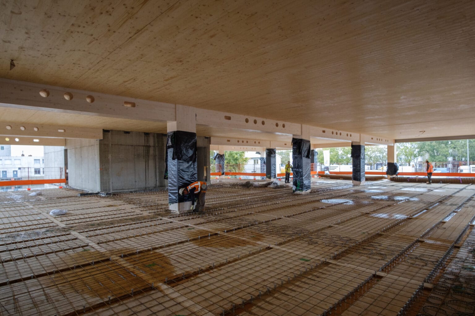 bureau_étude_ bois_timber_wood_engineering_ CLT_Cross laminated timber_GLT_Bois lamellé collé_ossature bois_lamibois_LVL_Glulam_stabilité_bureau d'étude structure_ingénieur bois_résille_treillis_panneau_circularité_bas carbone_poutre_colonne_école en structure bois_bureau en structure bois_crèche en bois_ batiment bois_RT2020_ European green deal_calcul d'assemblage bois_cadwork_étude d'exécution_calcul