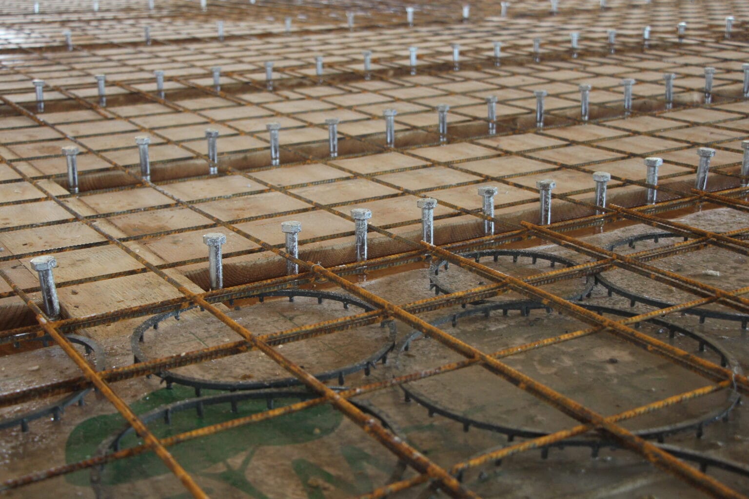 bureau_étude_ bois_timber_wood_engineering_ CLT_Cross laminated timber_GLT_Bois lamellé collé_ossature bois_lamibois_LVL_Glulam_stabilité_bureau d'étude structure_ingénieur bois_résille_treillis_panneau_circularité_bas carbone_poutre_colonne_école en structure bois_bureau en structure bois_crèche en bois_ batiment bois_RT2020_ European green deal_calcul d'assemblage bois_cadwork_étude d'exécution_calcul