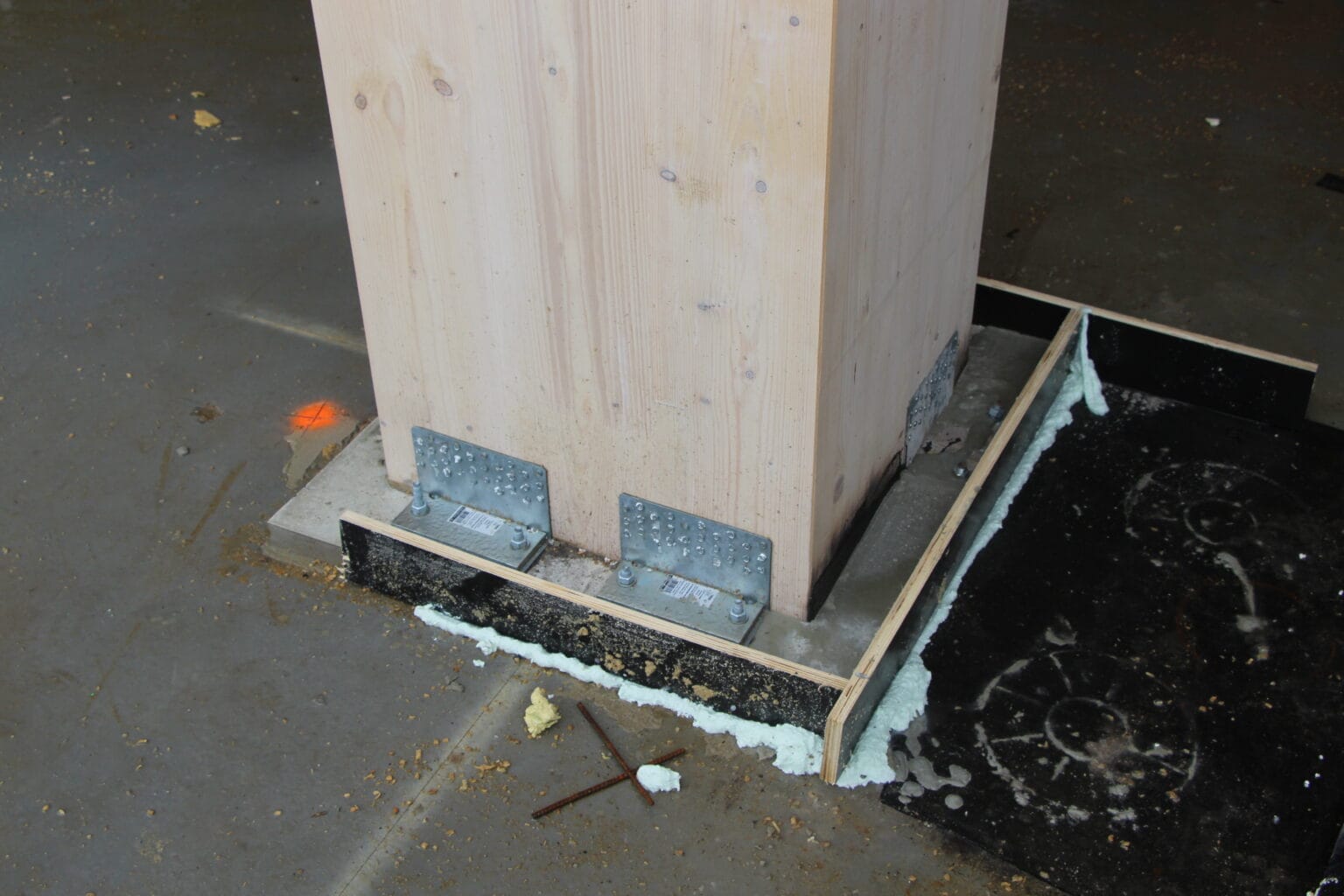 bureau_étude_ bois_timber_wood_engineering_ CLT_Cross laminated timber_GLT_Bois lamellé collé_ossature bois_lamibois_LVL_Glulam_stabilité_bureau d'étude structure_ingénieur bois_résille_treillis_panneau_circularité_bas carbone_poutre_colonne_école en structure bois_bureau en structure bois_crèche en bois_ batiment bois_RT2020_ European green deal_calcul d'assemblage bois_cadwork_étude d'exécution_calcul