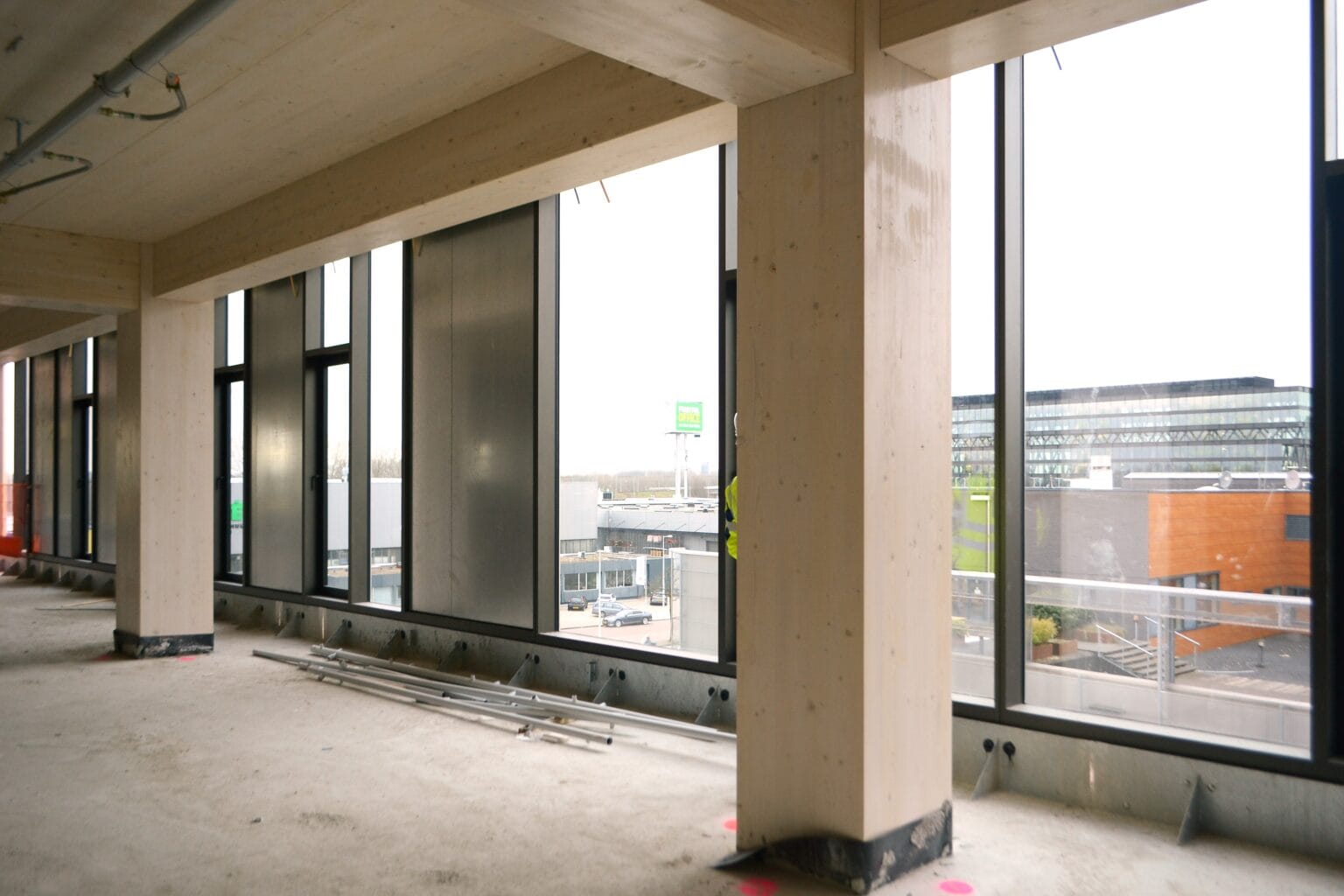 bureau_étude_ bois_timber_wood_engineering_ CLT_Cross laminated timber_GLT_Bois lamellé collé_ossature bois_lamibois_LVL_Glulam_stabilité_bureau d'étude structure_ingénieur bois_résille_treillis_panneau_circularité_bas carbone_poutre_colonne_école en structure bois_bureau en structure bois_crèche en bois_ batiment bois_RT2020_ European green deal_calcul d'assemblage bois_cadwork_étude d'exécution_calcul