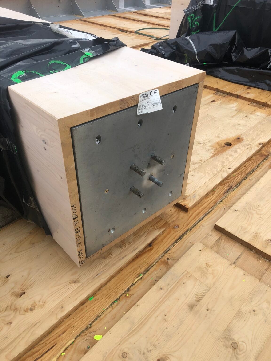 bureau_étude_ bois_timber_wood_engineering_ CLT_Cross laminated timber_GLT_Bois lamellé collé_ossature bois_lamibois_LVL_Glulam_stabilité_bureau d'étude structure_ingénieur bois_résille_treillis_panneau_circularité_bas carbone_poutre_colonne_école en structure bois_bureau en structure bois_crèche en bois_ batiment bois_RT2020_ European green deal_calcul d'assemblage bois_cadwork_étude d'exécution_calcul