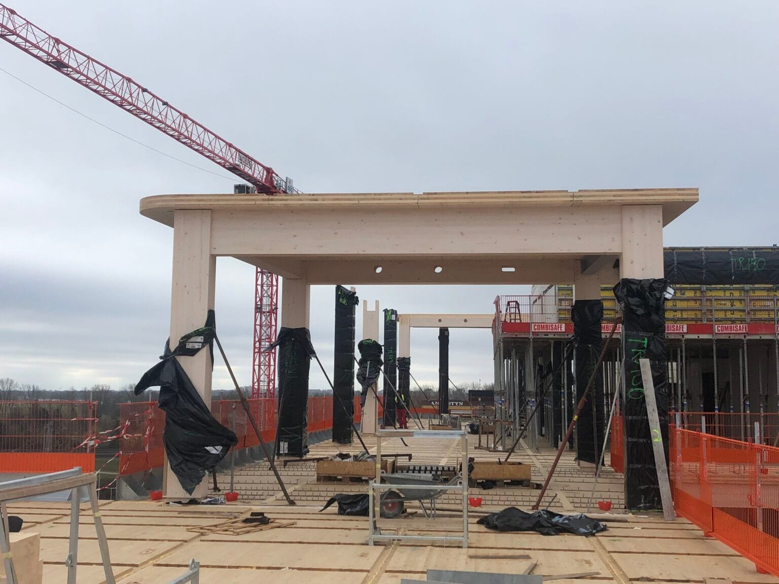 bureau_étude_ bois_timber_wood_engineering_ CLT_Cross laminated timber_GLT_Bois lamellé collé_ossature bois_lamibois_LVL_Glulam_stabilité_bureau d'étude structure_ingénieur bois_résille_treillis_panneau_circularité_bas carbone_poutre_colonne_école en structure bois_bureau en structure bois_crèche en bois_ batiment bois_RT2020_ European green deal_calcul d'assemblage bois_cadwork_étude d'exécution_calcul