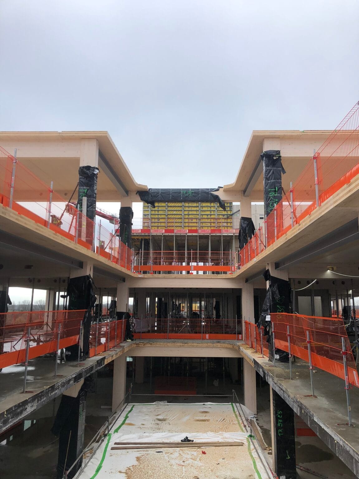 bureau_étude_ bois_timber_wood_engineering_ CLT_Cross laminated timber_GLT_Bois lamellé collé_ossature bois_lamibois_LVL_Glulam_stabilité_bureau d'étude structure_ingénieur bois_résille_treillis_panneau_circularité_bas carbone_poutre_colonne_école en structure bois_bureau en structure bois_crèche en bois_ batiment bois_RT2020_ European green deal_calcul d'assemblage bois_cadwork_étude d'exécution_calcul