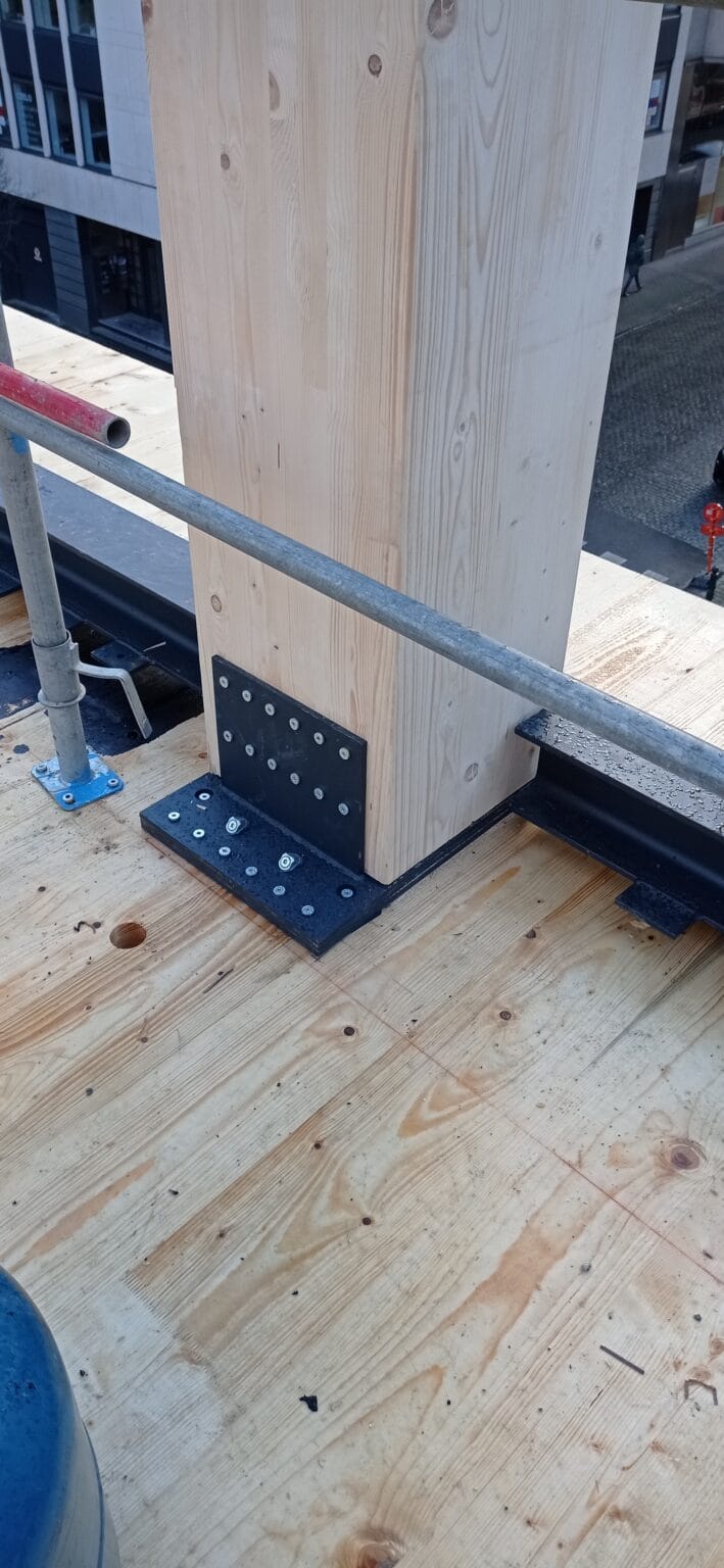 bureau_étude_ bois_timber_wood_engineering_ CLT_Cross laminated timber_GLT_Bois lamellé collé_ossature bois_lamibois_LVL_Glulam_stabilité_bureau d'étude structure_ingénieur bois_résille_treillis_panneau_circularité_bas carbone_poutre_colonne_école en structure bois_bureau en structure bois_crèche en bois_ batiment bois_RT2020_ European green deal_calcul d'assemblage bois_cadwork_étude d'exécution_calcul