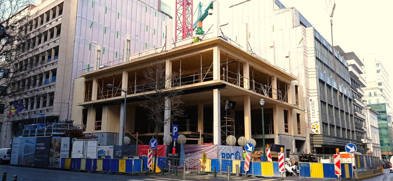 bureau_étude_ bois_timber_wood_engineering_ CLT_Cross laminated timber_GLT_Bois lamellé collé_ossature bois_lamibois_LVL_Glulam_stabilité_bureau d'étude structure_ingénieur bois_résille_treillis_panneau_circularité_bas carbone_poutre_colonne_école en structure bois_bureau en structure bois_crèche en bois_ batiment bois_RT2020_ European green deal_calcul d'assemblage bois_cadwork_étude d'exécution_calcul