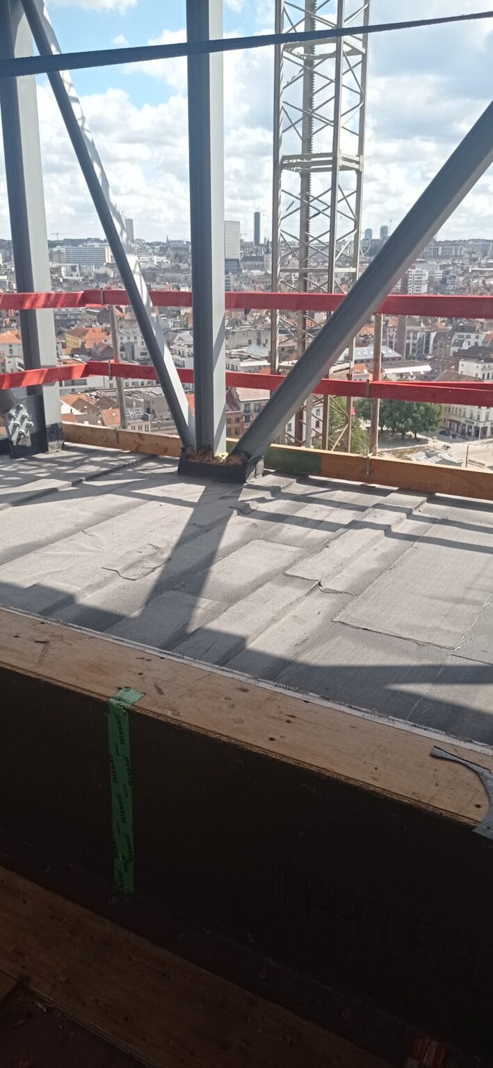 bureau_étude_ bois_timber_wood_engineering_ CLT_Cross laminated timber_GLT_Bois lamellé collé_ossature bois_lamibois_LVL_Glulam_stabilité_bureau d'étude structure_ingénieur bois_résille_treillis_panneau_circularité_bas carbone_poutre_colonne_école en structure bois_bureau en structure bois_crèche en bois_ batiment bois_RT2020_ European green deal_calcul d'assemblage bois_cadwork_étude d'exécution_calcul