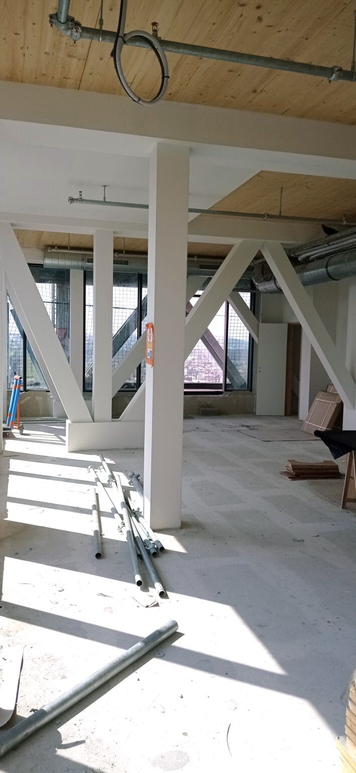 bureau_étude_ bois_timber_wood_engineering_ CLT_Cross laminated timber_GLT_Bois lamellé collé_ossature bois_lamibois_LVL_Glulam_stabilité_bureau d'étude structure_ingénieur bois_résille_treillis_panneau_circularité_bas carbone_poutre_colonne_école en structure bois_bureau en structure bois_crèche en bois_ batiment bois_RT2020_ European green deal_calcul d'assemblage bois_cadwork_étude d'exécution_calcul