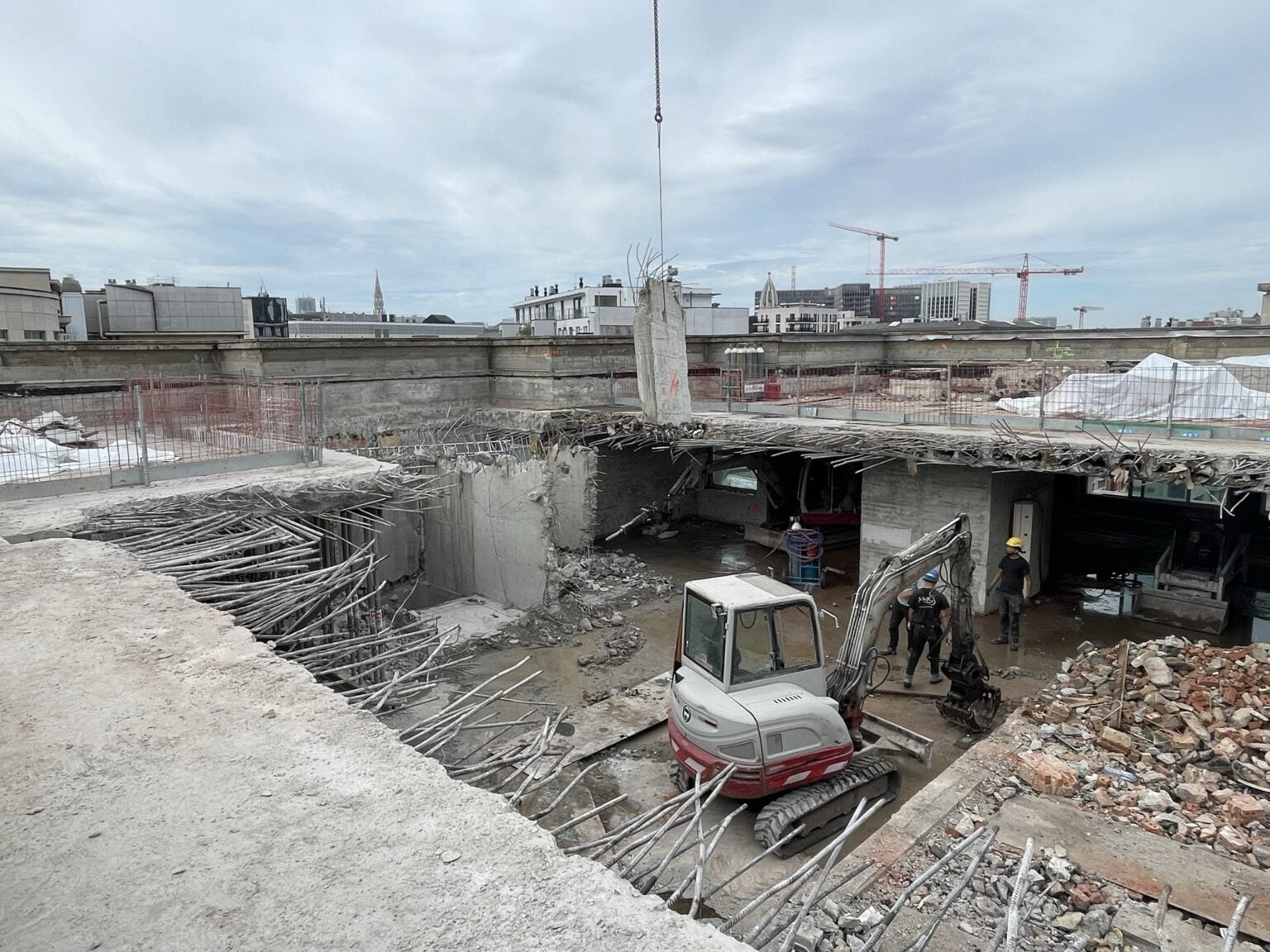 bureau_étude_ bois_timber_wood_engineering_ CLT_Cross laminated timber_GLT_Bois lamellé collé_ossature bois_lamibois_LVL_Glulam_stabilité_bureau d'étude structure_ingénieur bois_résille_treillis_panneau_circularité_bas carbone_poutre_colonne_école en structure bois_bureau en structure bois_crèche en bois_ batiment bois_RT2020_ European green deal_calcul d'assemblage bois_cadwork_étude d'exécution_calcul