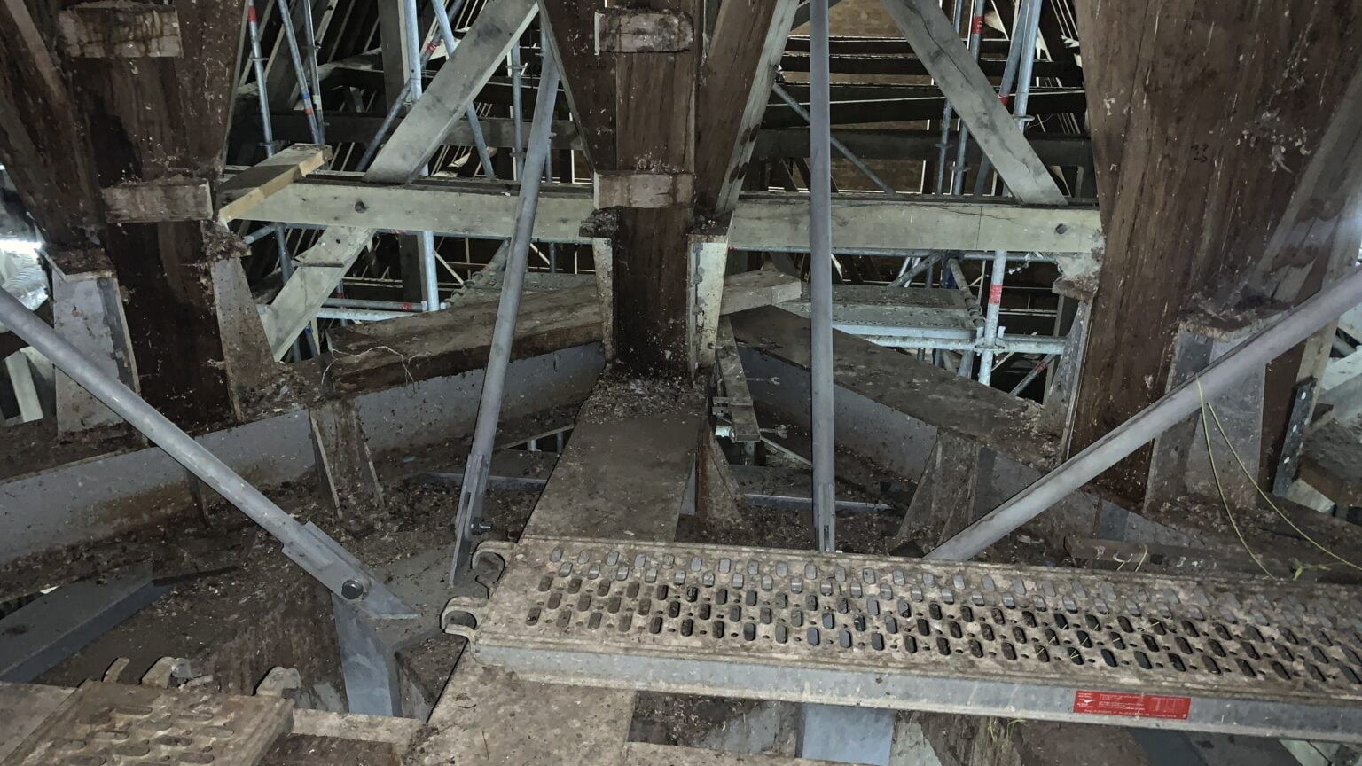 bureau_étude_ bois_timber_wood_engineering_ CLT_Cross laminated timber_GLT_Bois lamellé collé_ossature bois_lamibois_LVL_Glulam_stabilité_bureau d'étude structure_ingénieur bois_résille_treillis_panneau_circularité_bas carbone_poutre_colonne_école en structure bois_bureau en structure bois_crèche en bois_ batiment bois_RT2020_ European green deal_calcul d'assemblage bois_cadwork_étude d'exécution_calcul